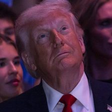 El apoyo hispano a Trump sigue cayendo, ¿podrá revertirlo?